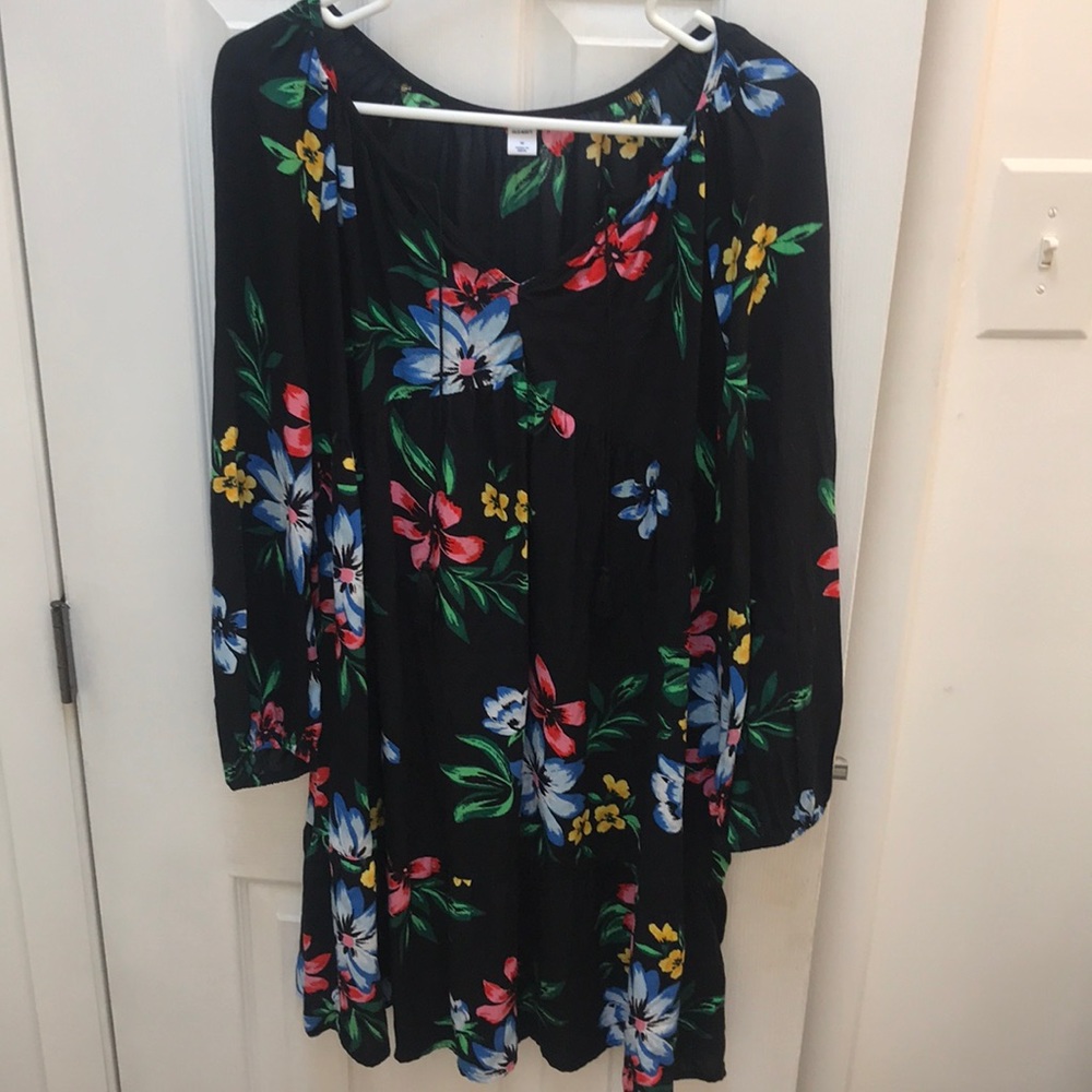 Old navy floral dress MEDIUM NWT
